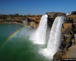 Throughout the rainy season, due to sun rays reflecting on mist from the falls, rainbows are formed Throughout the rainy season, due to sun rays reflecting on mist from the falls, rainbows are formed.